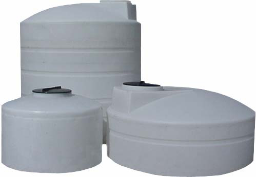 700 Gallon White Vertical Plastic Storage Tank